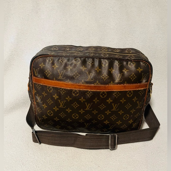 Louis Vuitton Handbags - LOUIS VUITTON Monogram Reporter GM Crossbody Shoulder Bag